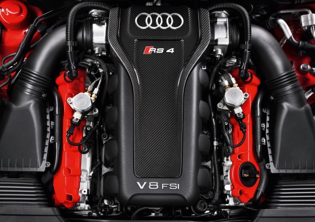 Audi RS4 V8